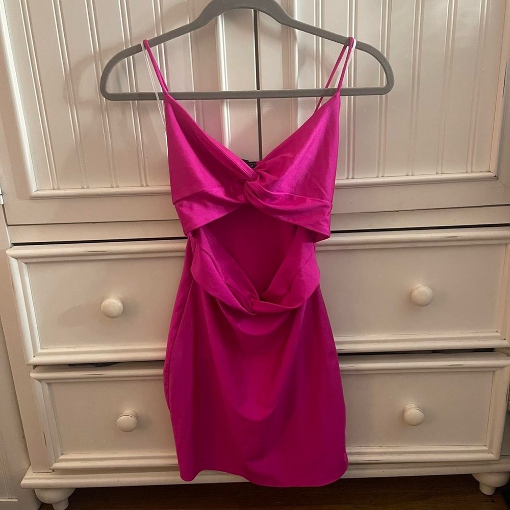 Elegant Pink Sleeveless Dress